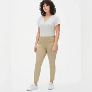 GAP  Signature Skinny Ankle Khaki Pant